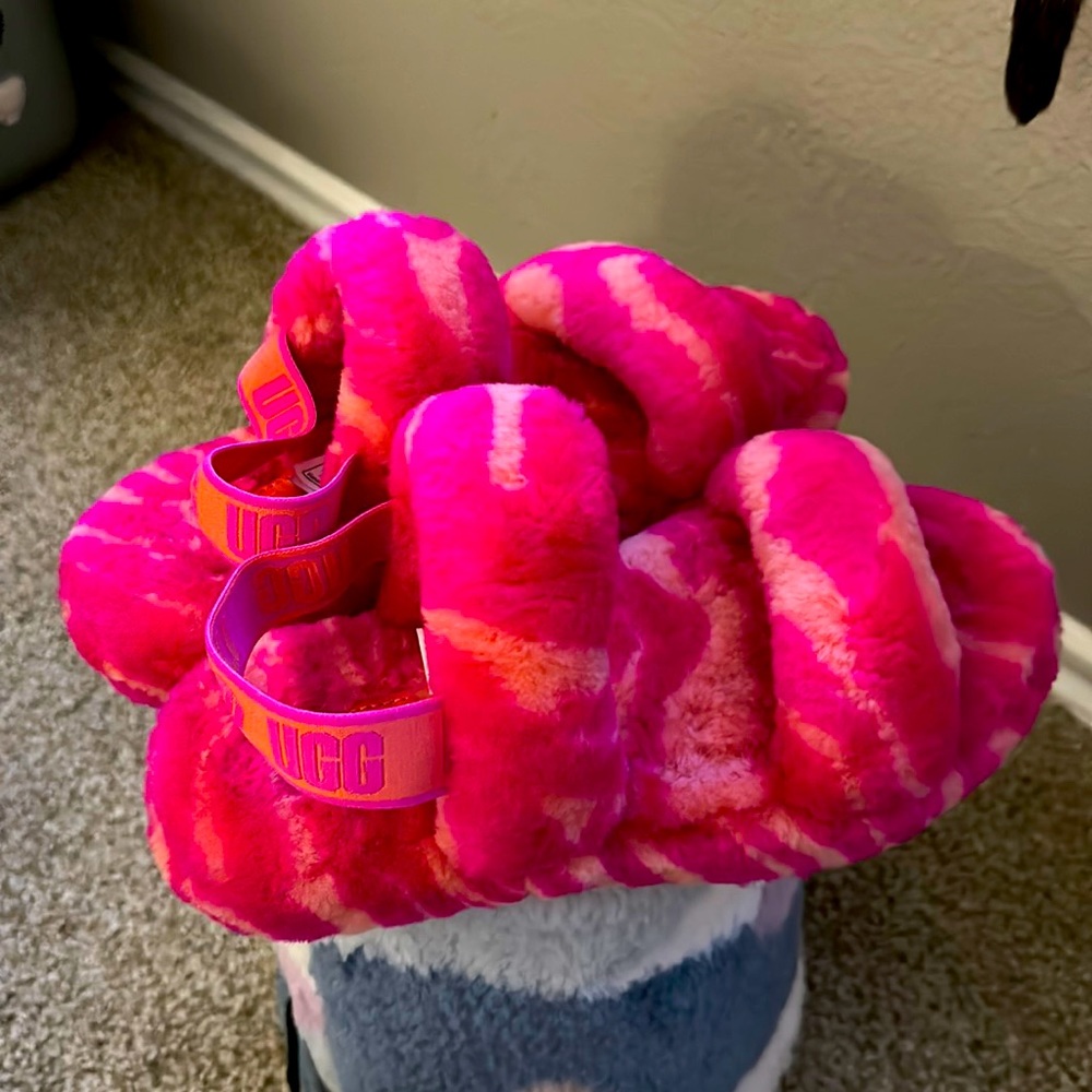 Women Ugg Fuzzy Slippers